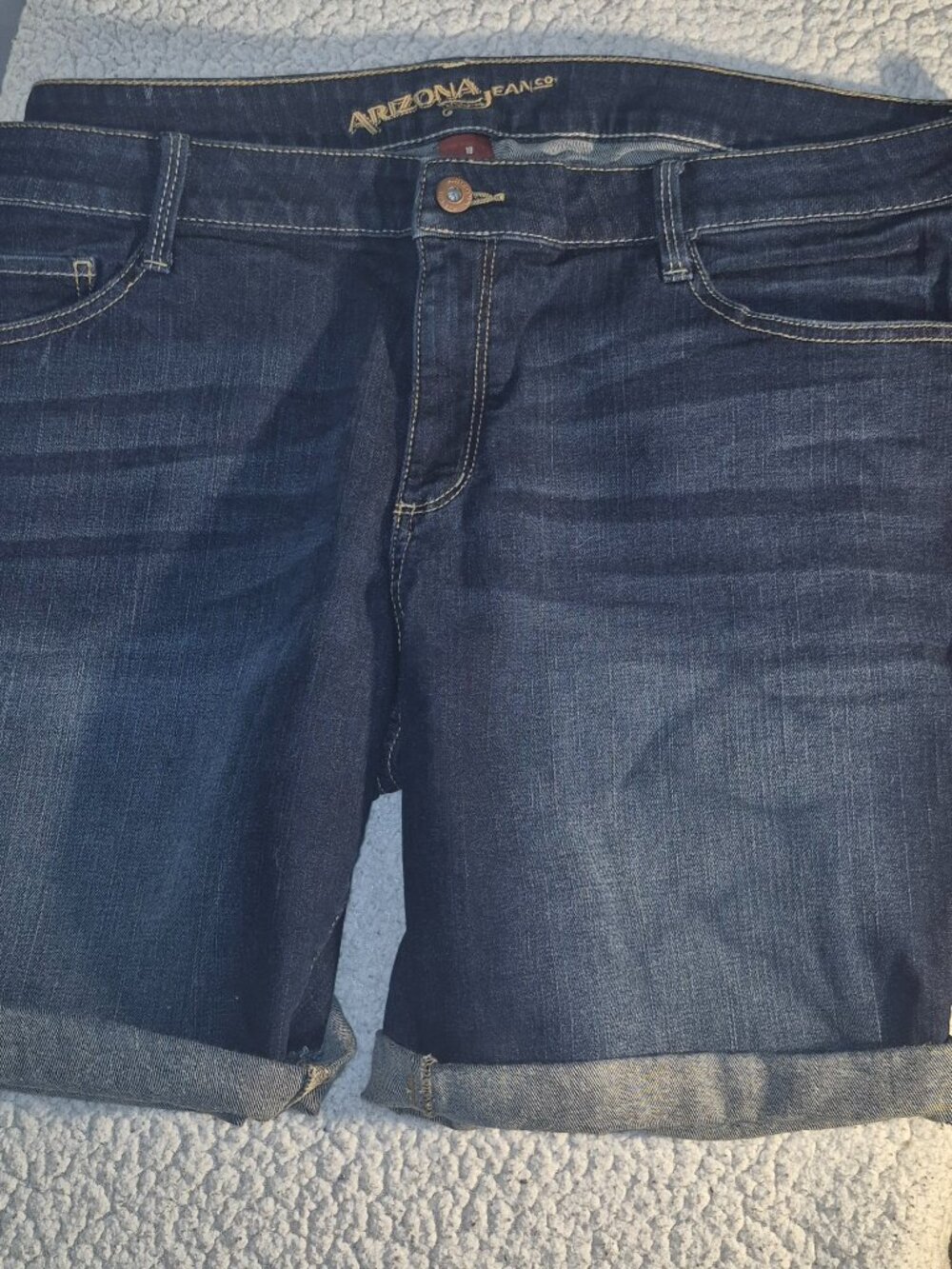 Arizona Jeans Co. Ladies' Denim shorts, 5-pocket, 1" cuff, 40" Waist